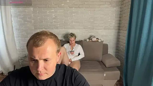 LauCamila – webcam model profile photo Image 5