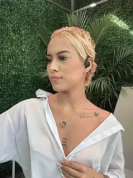 MystiqueXXX – webcam model profile photo