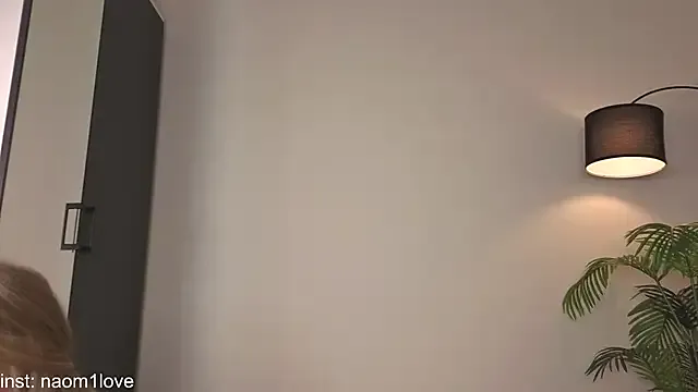 TalkingLegs – webcam model profile photo Image 12