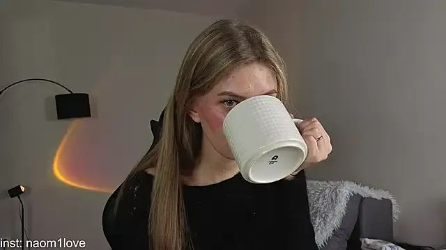 TalkingLegs – webcam model profile photo Image 15