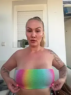 CarleeVelvet – webcam model profile photo Image 6