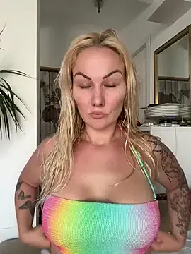 CarleeVelvet – webcam model profile photo Image 8