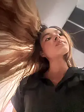 LollaDolla – webcam model profile photo Image 3