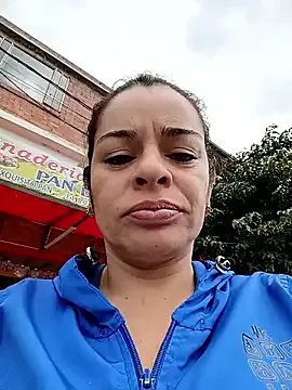 AmandaMartinez – webcam model profile photo Image 3