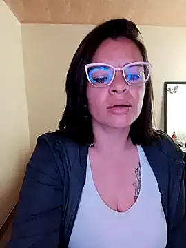 AmandaMartinez – webcam model profile photo Image 7