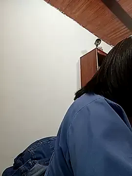 AmandaMartinez – webcam model profile photo Image 9