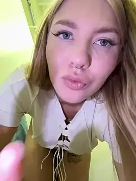 amberdemonss – webcam model profile photo Image 2