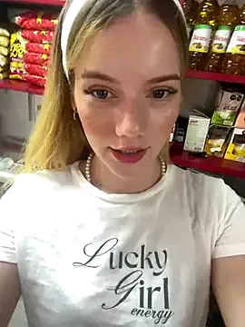 akamilasweetcm101 – webcam model profile photo Image 5