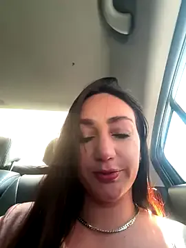 LaytonBox – webcam model profile photo Image 10