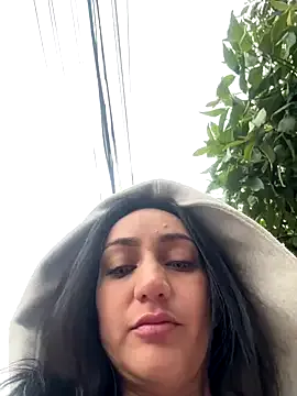 LaytonBox – webcam model profile photo Image 12