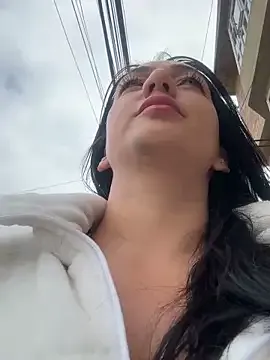 LaytonBox – webcam model profile photo Image 4