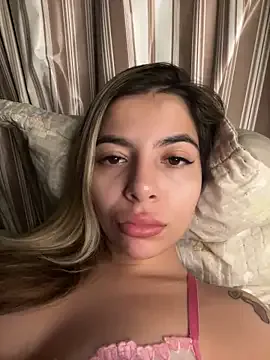 AryaMyers – webcam model profile photo Image 11