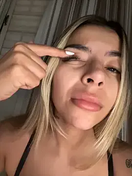 AryaMyers – webcam model profile photo Image 12