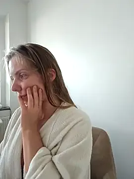 Nataly_QX – webcam model profile photo Image 2