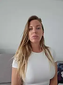 Nataly_QX – webcam model profile photo Image 4