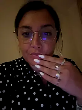 KatieeGomez – webcam model profile photo Image 10