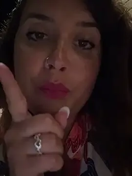 KatieeGomez – webcam model profile photo Image 8