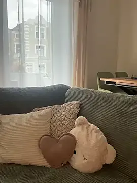 AlaiaDew – webcam model profile photo Image 10