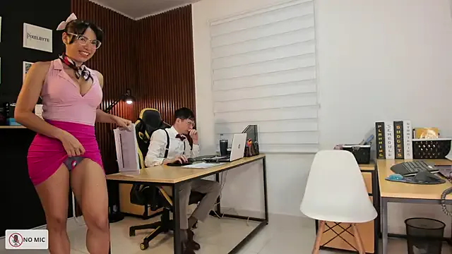 ThaniaHill – webcam model profile photo Image 7