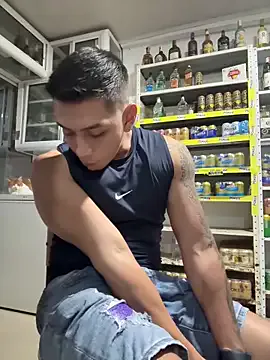 ThaniaHill – webcam model profile photo Image 6