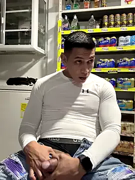 ThaniaHill – webcam model profile photo Image 7