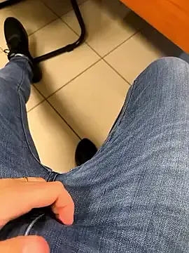 YourScarlettSweetheart – webcam model profile photo Image 8