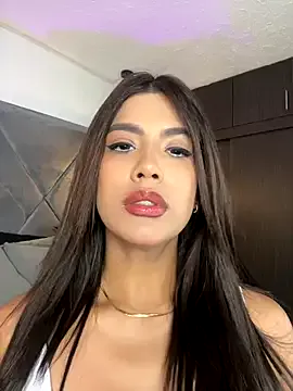 Ale_Lewis – webcam model profile photo Image 10