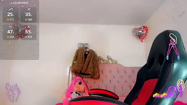 LaureMestler – webcam model profile photo Image 8