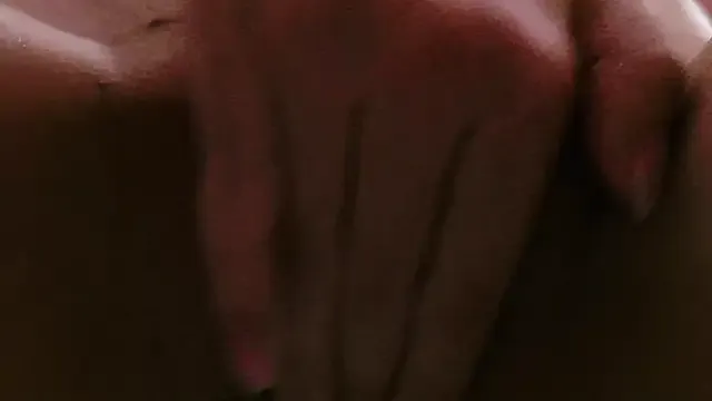 Crelly – webcam model profile photo Image 4