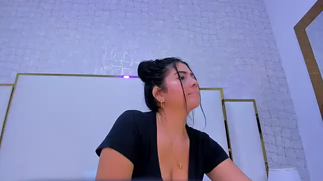 CarleeVelvet – webcam model profile photo Image 10