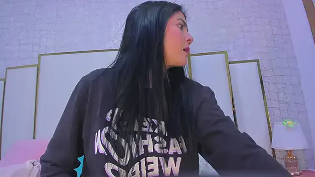 CarleeVelvet – webcam model profile photo Image 7