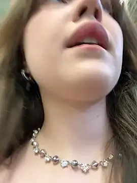 NovaSwan – webcam model profile photo Image 14