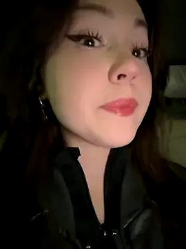 NovaSwan – webcam model profile photo Image 17