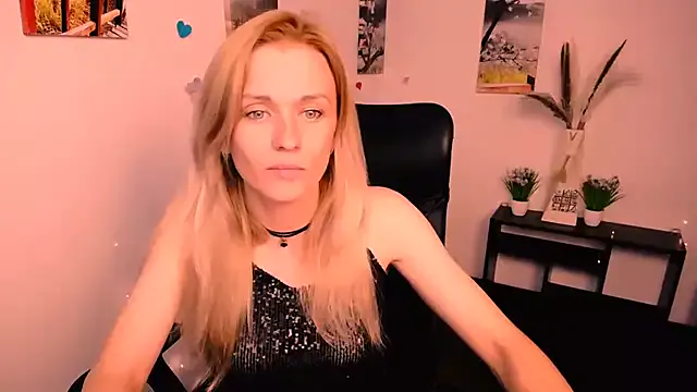 ToriMayer – webcam model profile photo Image 11