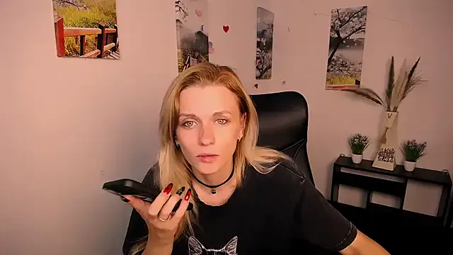 ToriMayer – webcam model profile photo Image 15