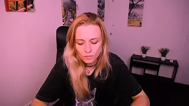 ToriMayer – webcam model profile photo Image 19