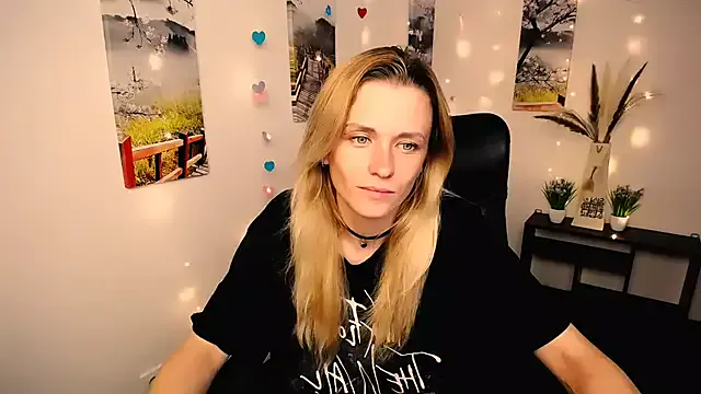 ToriMayer – webcam model profile photo Image 5