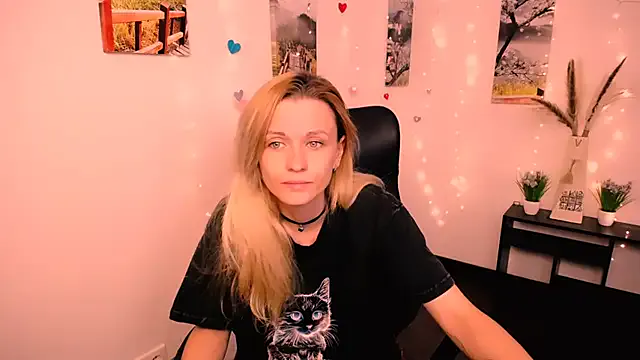 ToriMayer – webcam model profile photo Image 9