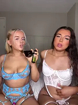 charlotte_blossom – webcam model profile photo Image 11