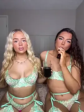 charlotte_blossom – webcam model profile photo Image 8