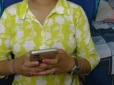 akamilasweetcm101 – webcam model profile photo Image 4