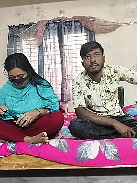 MissDesi webcam show Image 4