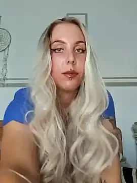 alanaascott – webcam model profile photo Image 8