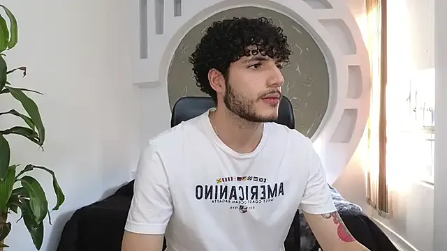 19xTHAxGOD – webcam model profile photo Image 17