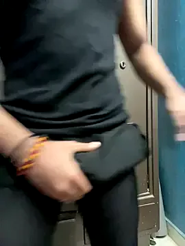 ThaniaHill – webcam model profile photo Image 15