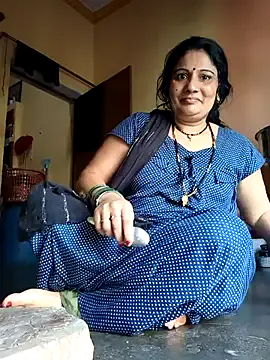 akamilasweetcm101 – webcam model profile photo Image 2