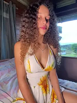 akamilasweetcm101 – webcam model profile photo Image 4