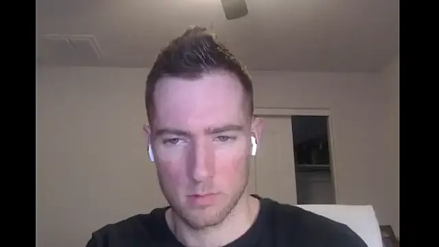 Red_Lola – webcam model profile photo Image 15