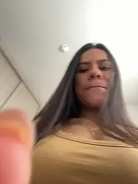 RomanticCouple432 – webcam model profile photo Image 18