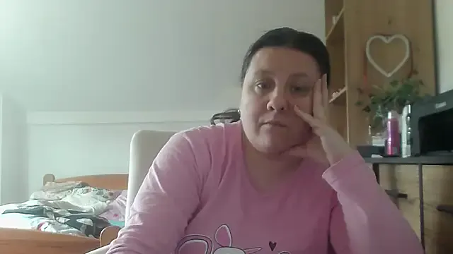 akamilasweetcm101 – webcam model profile photo Image 2